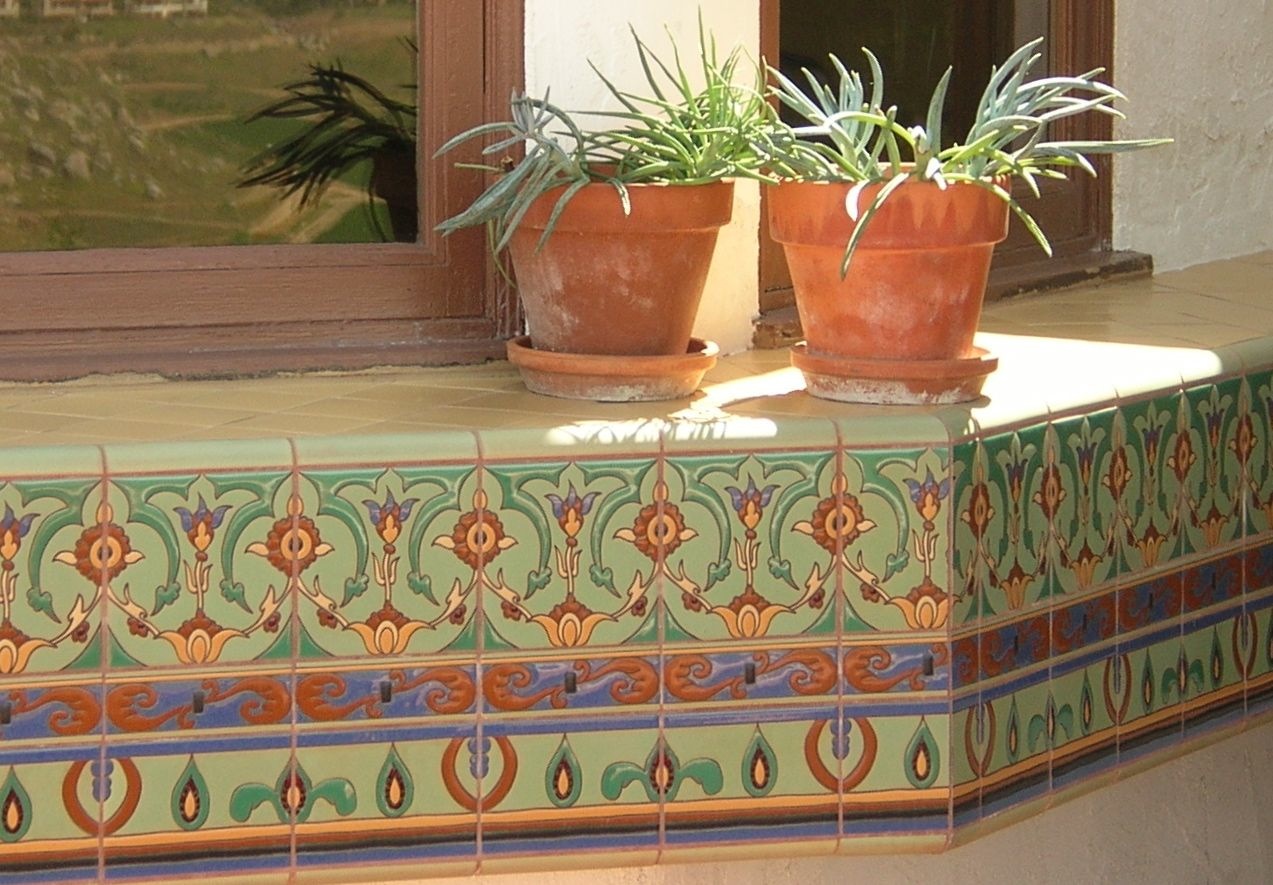 exterior_kitchen_counter_with_custom_hand_painted_tiles_3